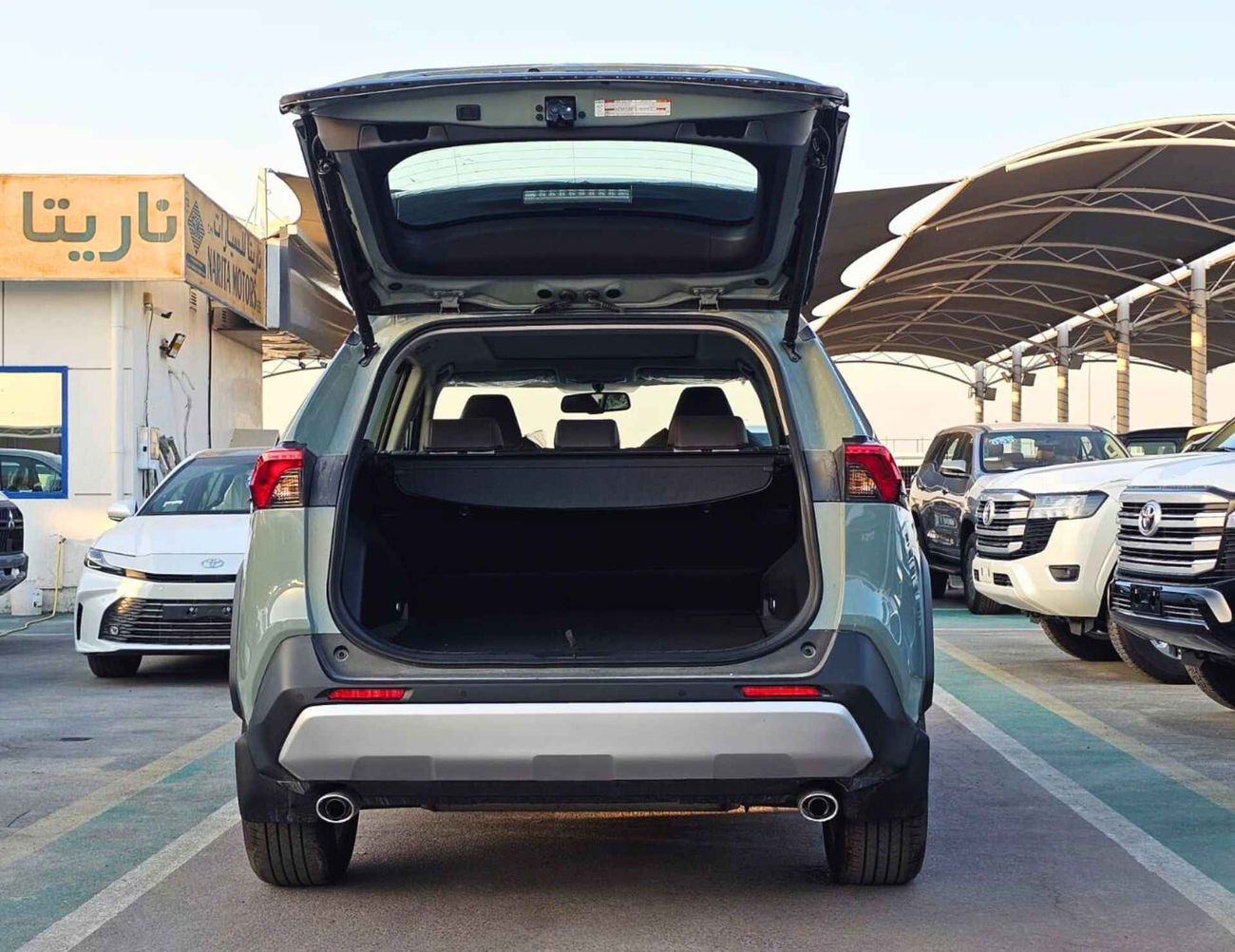 تويوتا راف ٤ Adventure - V / Full Option 2.5L / AWD With Panoramic Roof, Driver Power Seat  (CODE # 69082)