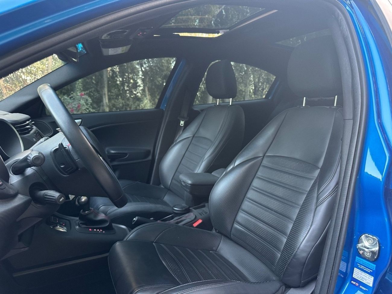 Alfa Romeo Giulietta Veloce 2021 – GCC Specs – 1.75L 4-Cylinder 241 HP – Perfect Condition