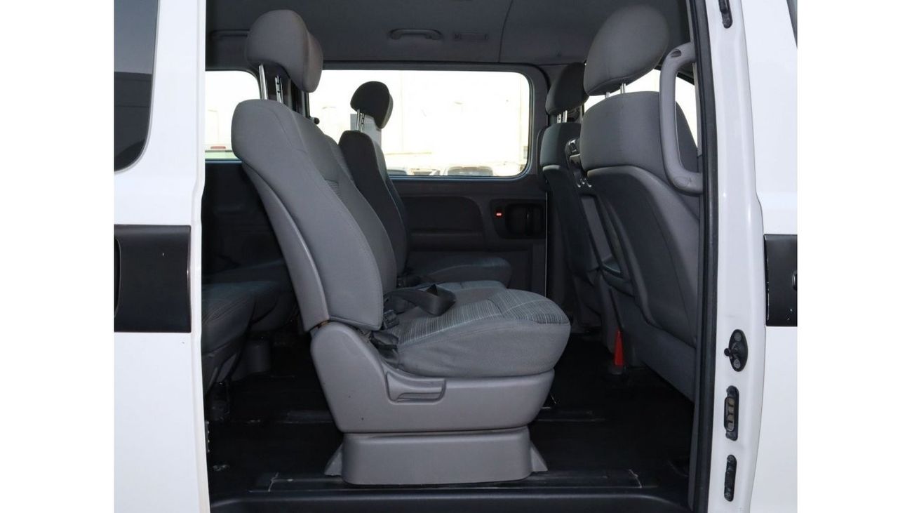 Hyundai H-1 Std Hyundai H1 2020 GCC in excellent condition without accidents