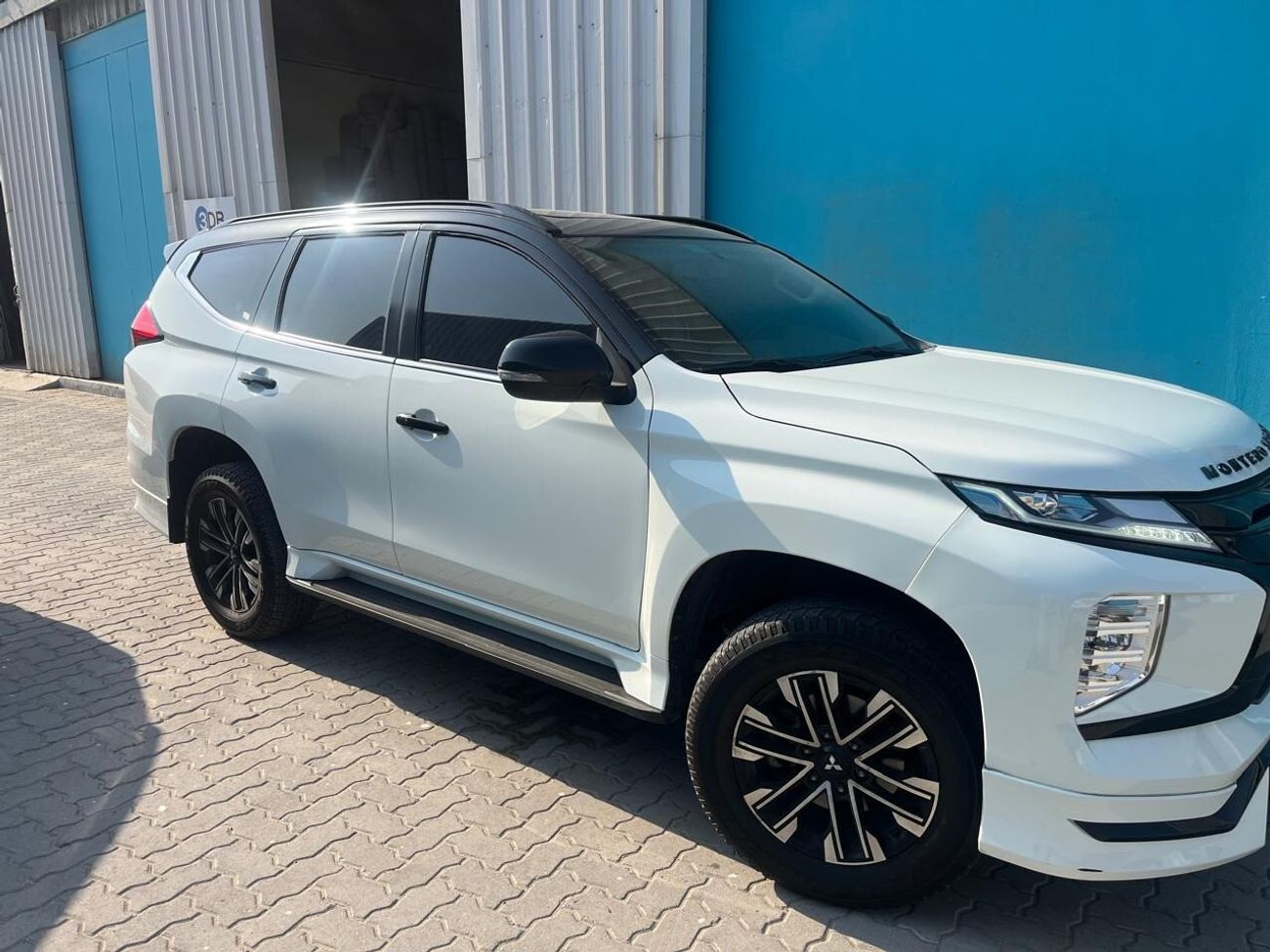 ميتسوبيشي مونتيرو سبورت GLS Premium 3.0L (7 Seater)
