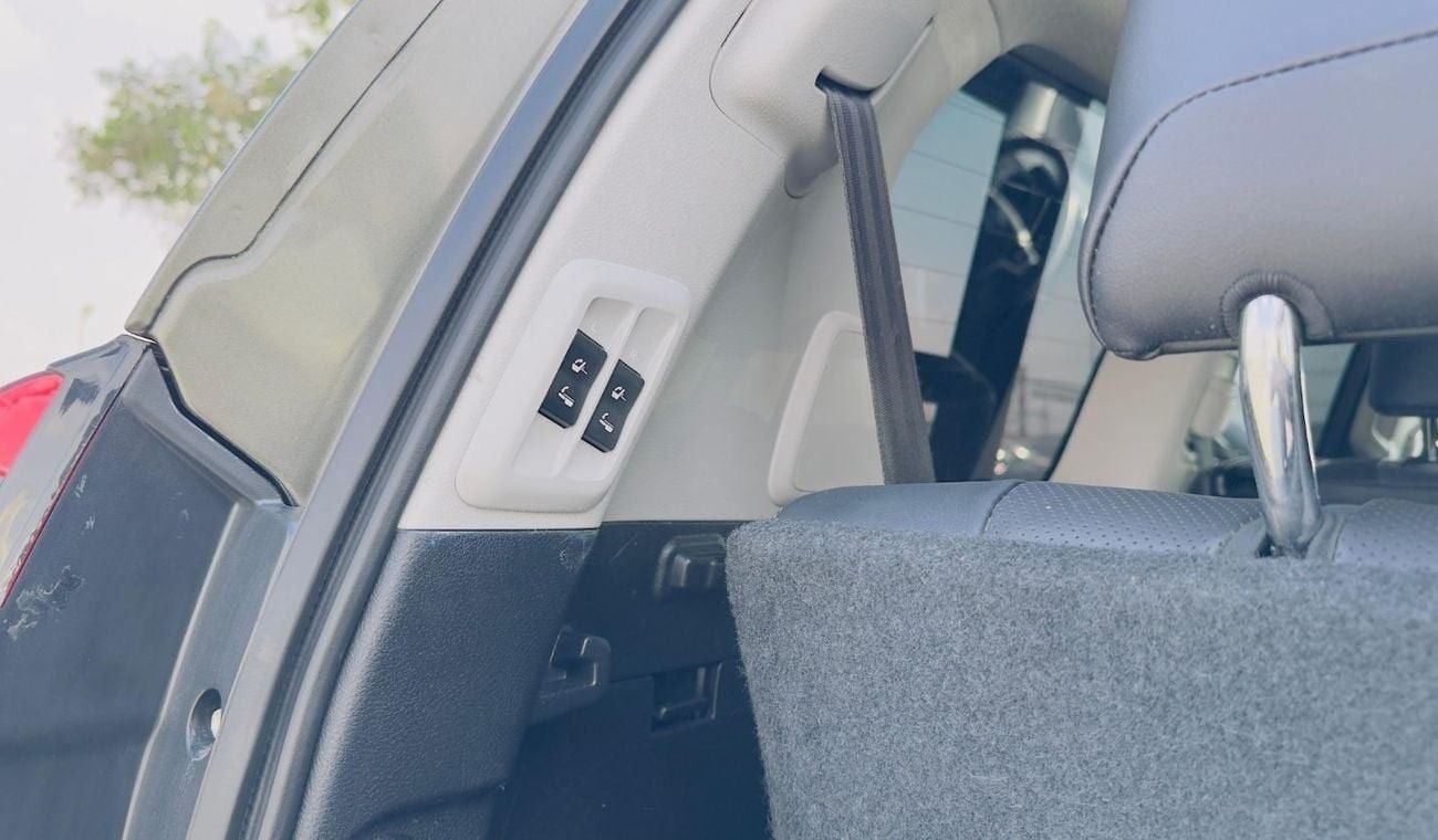 Toyota Prado PREMIUM BULL BAR | ROOF RACK WITH SIDE LADDERS | RHD | 2016 | 2.8L DIESEL ENGINE | (AT) | REAR VIEW