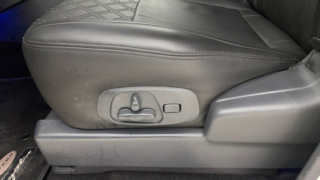 ميتسوبيشي باجيرو GLS H/L , SIGNATURE EDITION 3.8 | بدون دفعة مقدمة | اختبار القيادة في المنزل