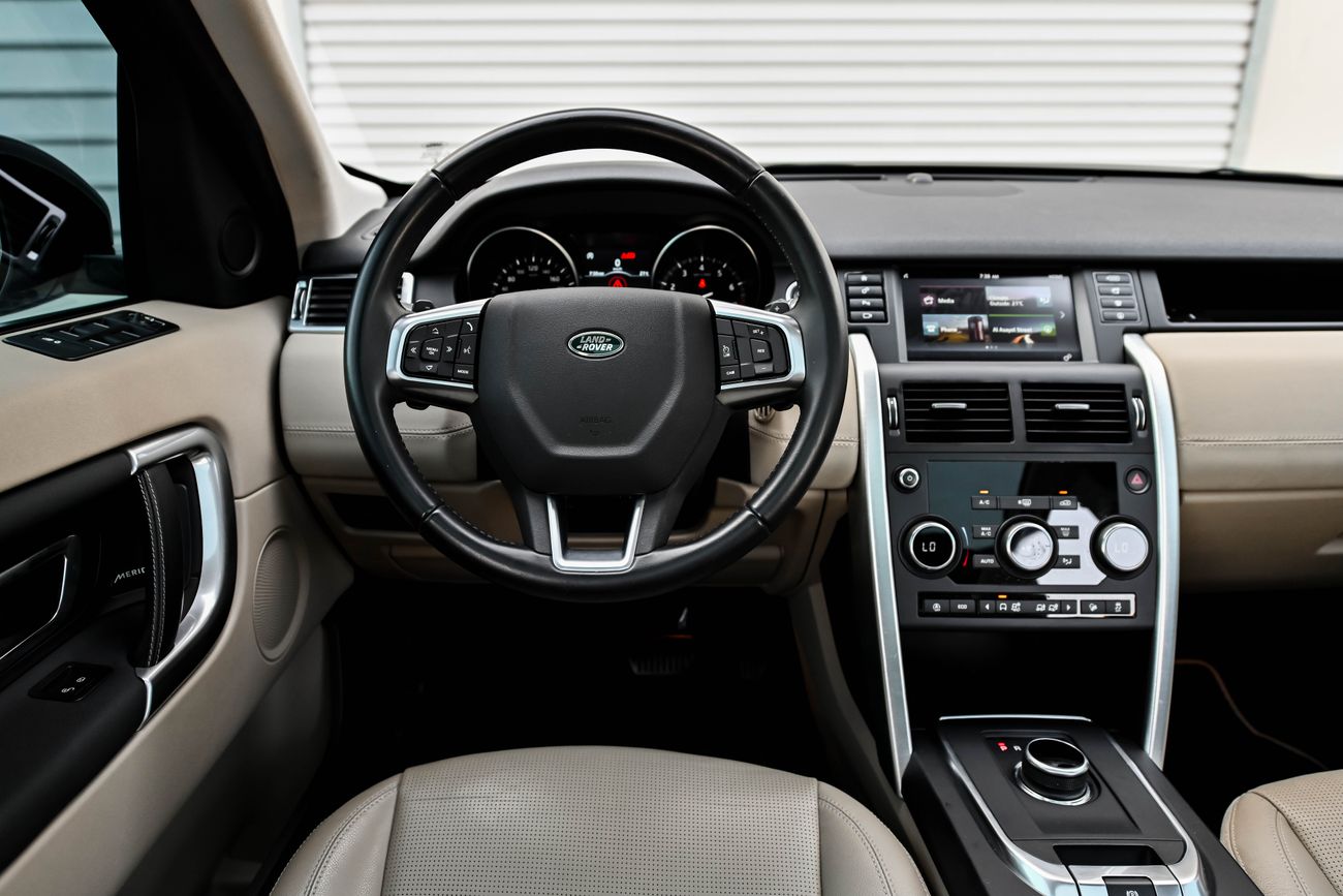 Land Rover Discovery Sport HSE Luxury | 3,033 P.M | 0% Downpayment | Magnificient Condition!