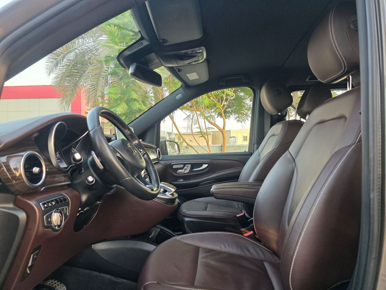 Mercedes-Benz V 250 gcc specs