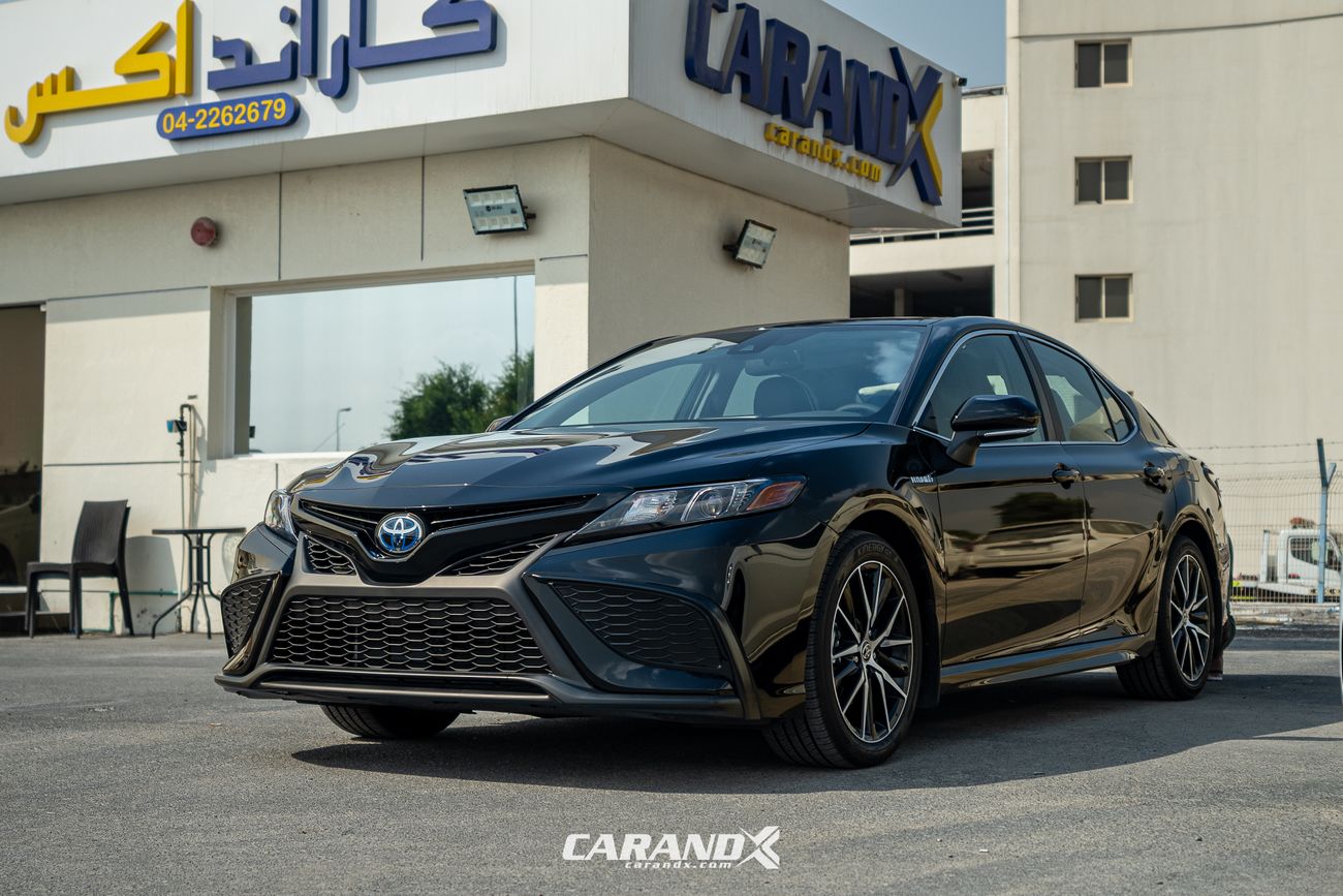 Toyota Camry SE Hybrid 2021 Black