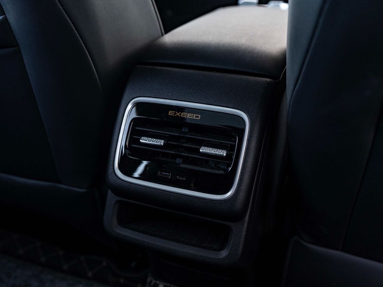 Exeed LX LUXURY