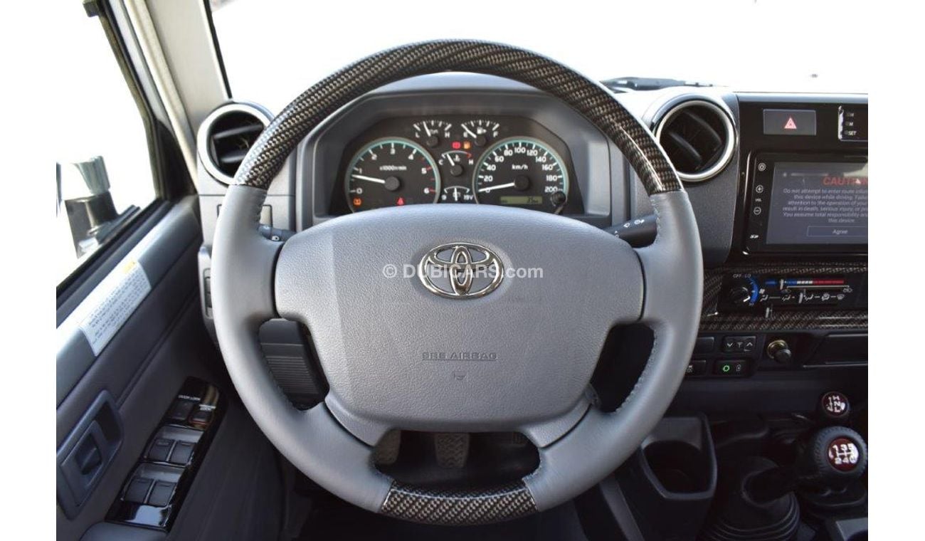 تويوتا لاند كروزر بيك آب 79 Double Cab Pickup Black Edition  V8 4.5L Turbo Diesel 4WD Manual