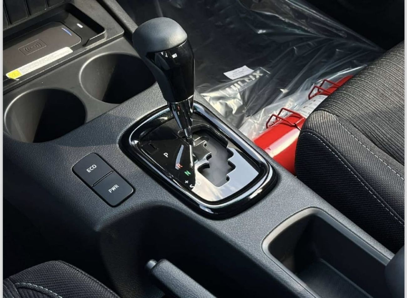 تويوتا هيلوكس Toyota pickup Hilux, adventure.4.0L petrol engine LHD,2025 model ,brand new ,Gcc specs,4x4 , automat