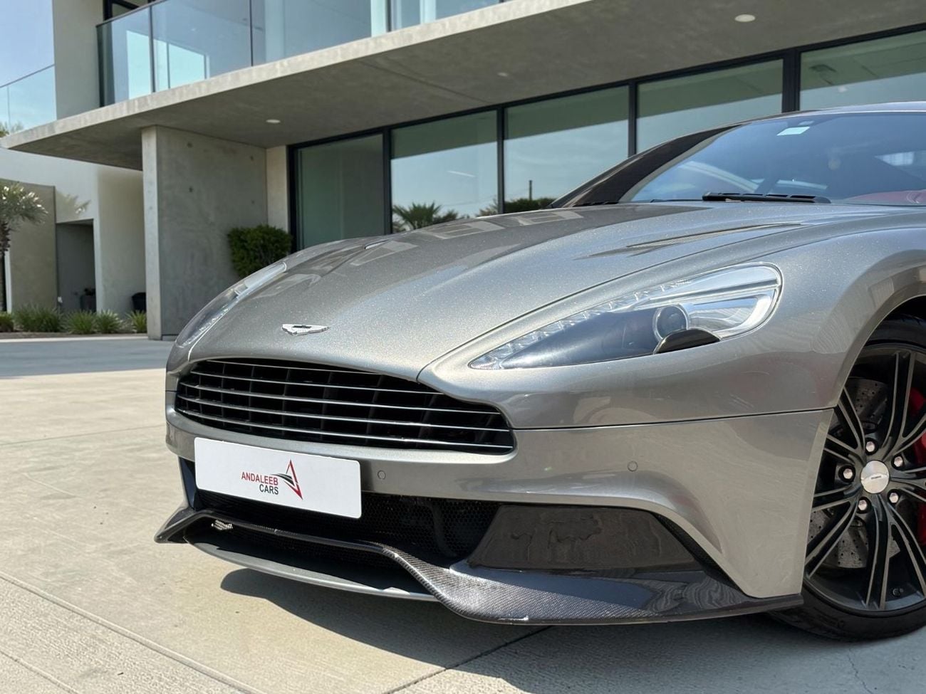 Aston Martin Vanquish Carbon Black 6.0L Coupe CARBON OPTIONS  PPF | ASTON MARTIN VANQUISH | V12 | 2014 | GCC SPECS