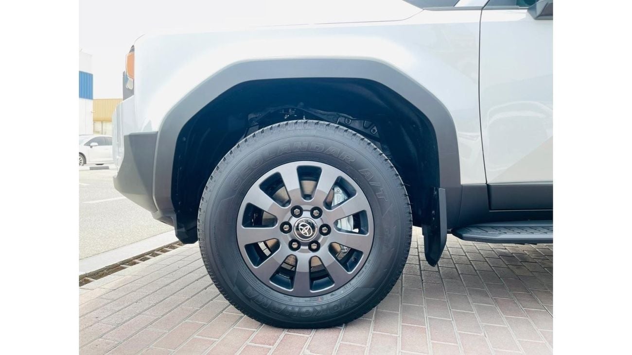 تويوتا برادو تويوتا لاند كروزر برادو 2024 ضمان الفطيم 4 سنوات  او 100 الف ادفينشر vxr رقم واحد