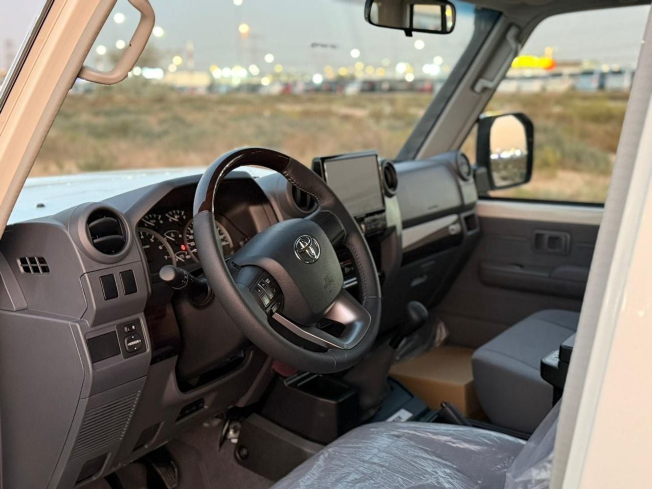 تويوتا لاند كروزر 70 LC76 STD Std 4.0L AWD
