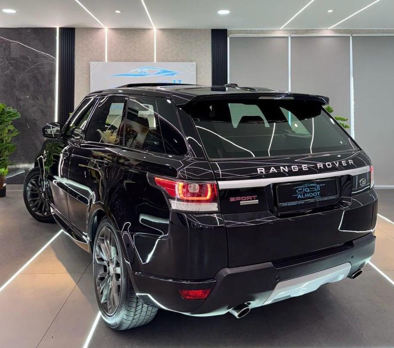 Land Rover Range Rover Sport Supercharged 5.0L RANGE ROVER SPORT || TOP RANGE || FREE ACCIDENTS || GCC || PERFECT CONDITION