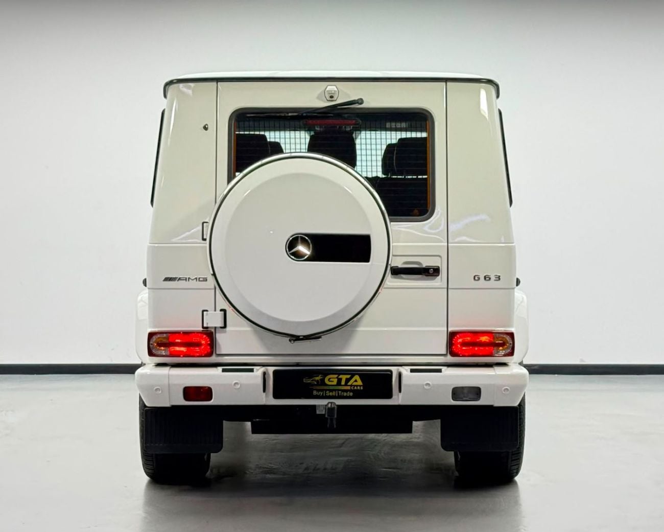 Mercedes Benz G63 AMG STD 2017 Mercedes G63 AMG, Full Mercedes Service History, Carbon Fiber Interior, Very Low Km, GCC