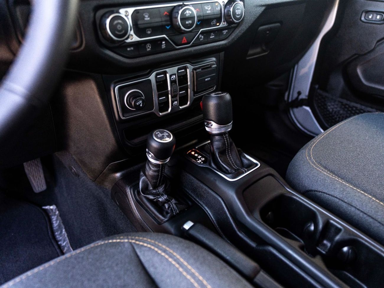 جيب رانجلر Unlimited Sport S 2.0L A/T