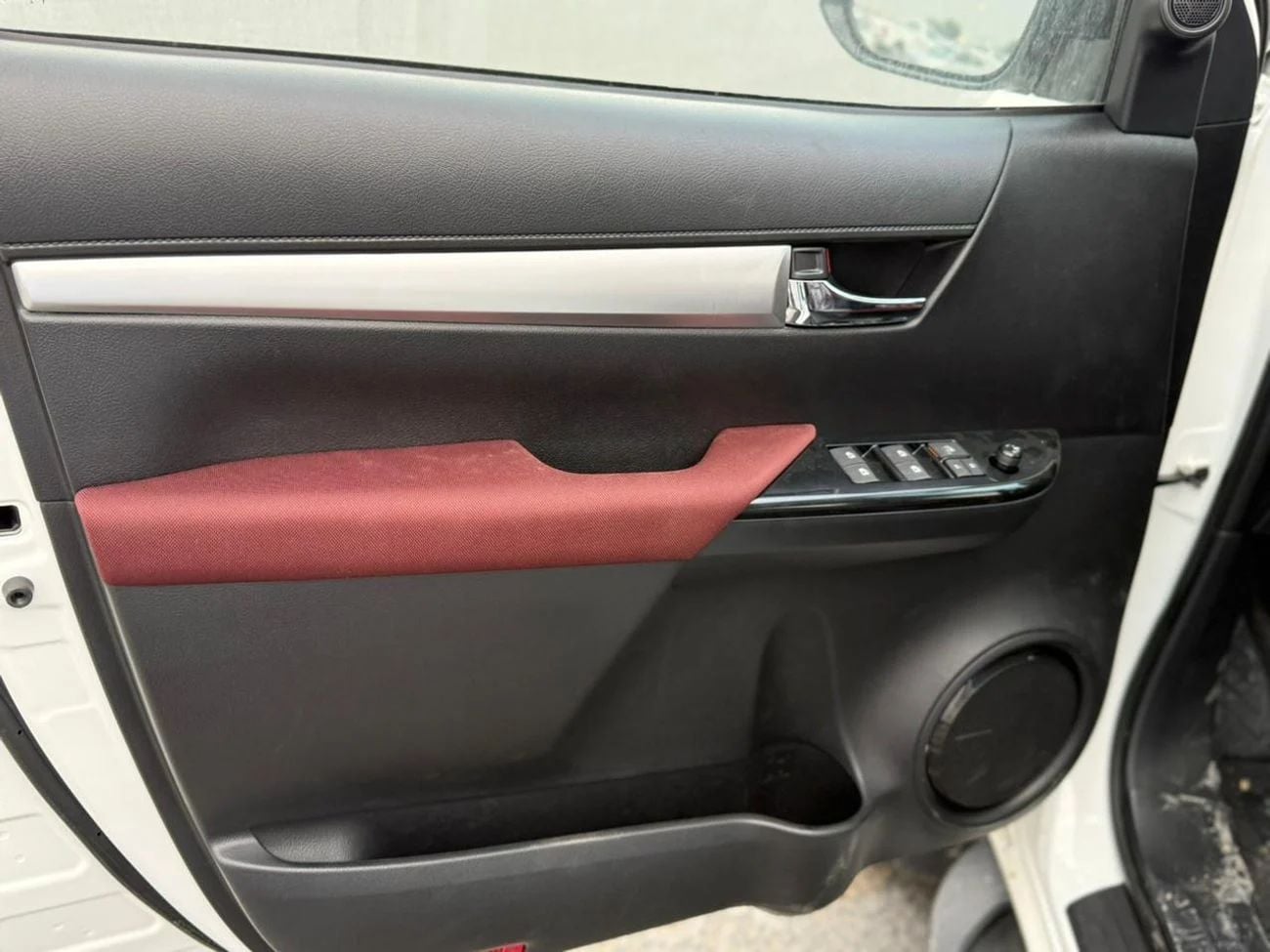 تويوتا هيلوكس 2026 Toyota hilux GLXS SRS 2.7L petrol AT