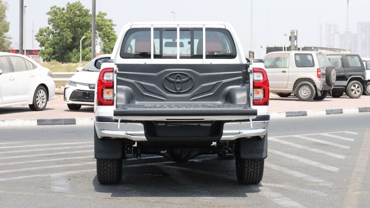 تويوتا هيلوكس TOYOTA HILUX SR5 2.7L A/T full option