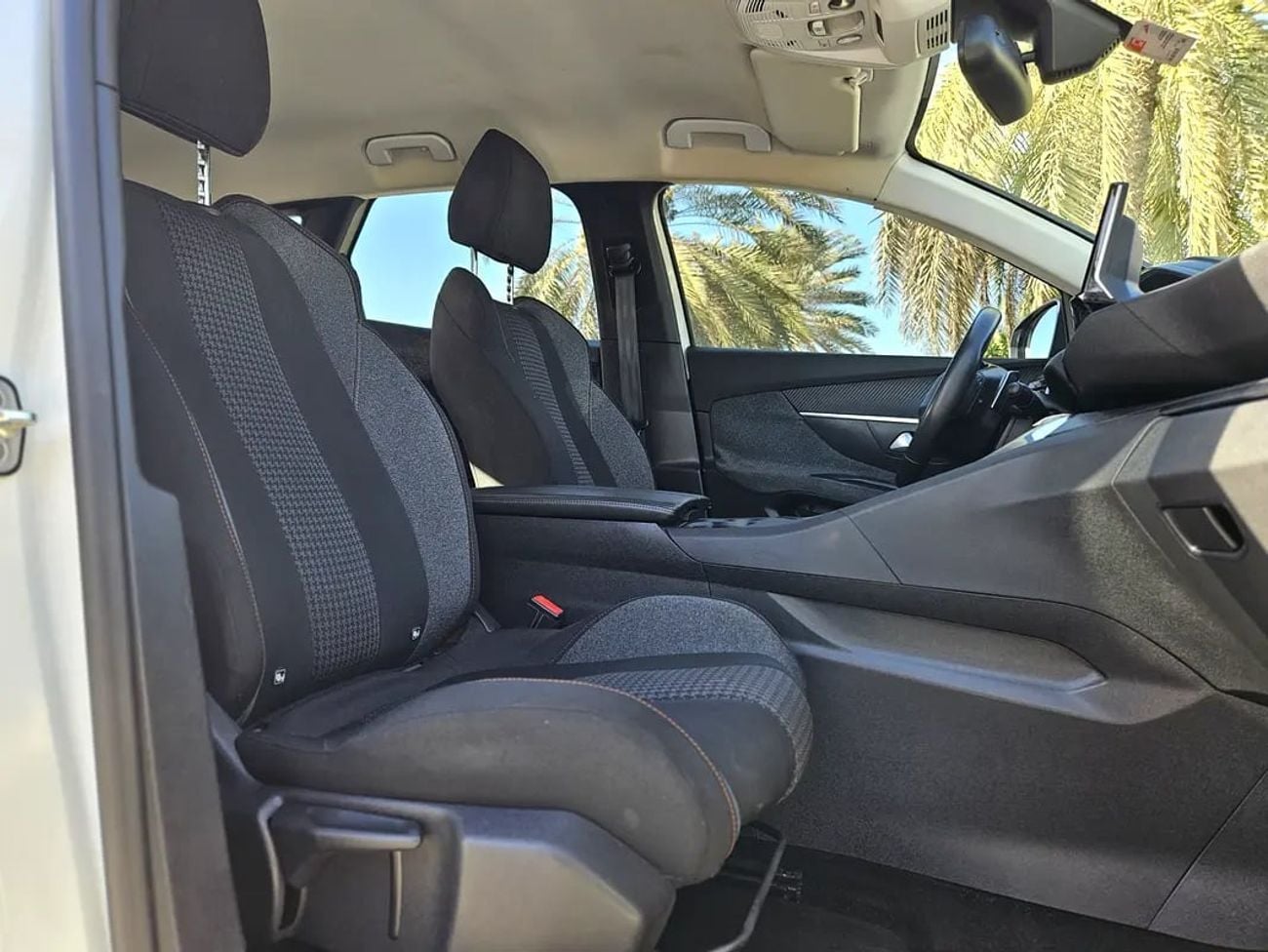بيجو 3008 Active GCC Specs - Low Mileage Mid Sized Compact SUV