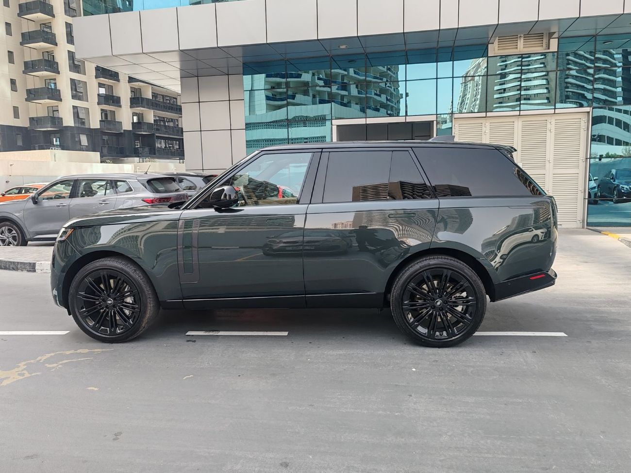 Land Rover Range Rover LWB HSE P530 4.4L