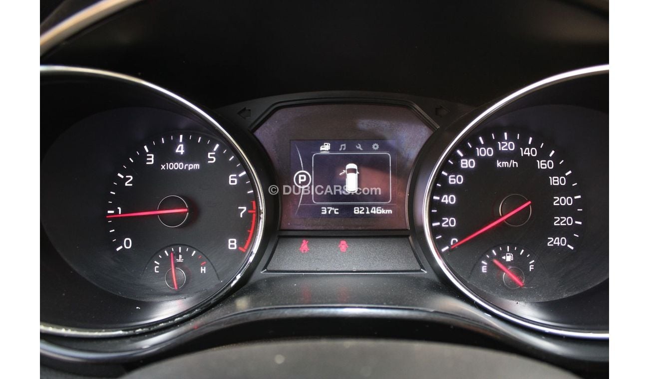 Kia Carnival Kia Carnival 2016 GCC in excellent condition without accidents No. 2 very clean from inside and outs