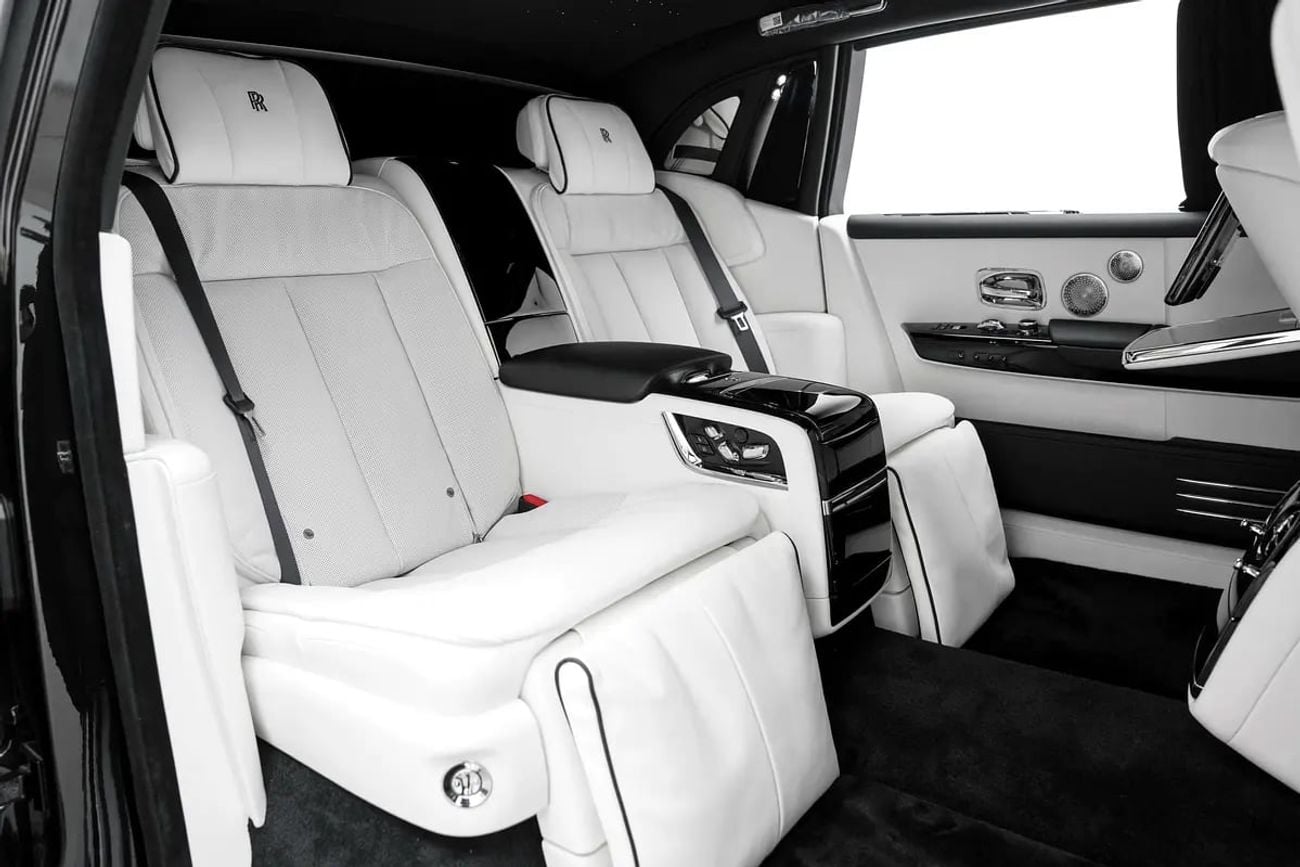 Rolls-Royce Phantom EWB WITH WARRANTY AND SERVICE CONTRACT