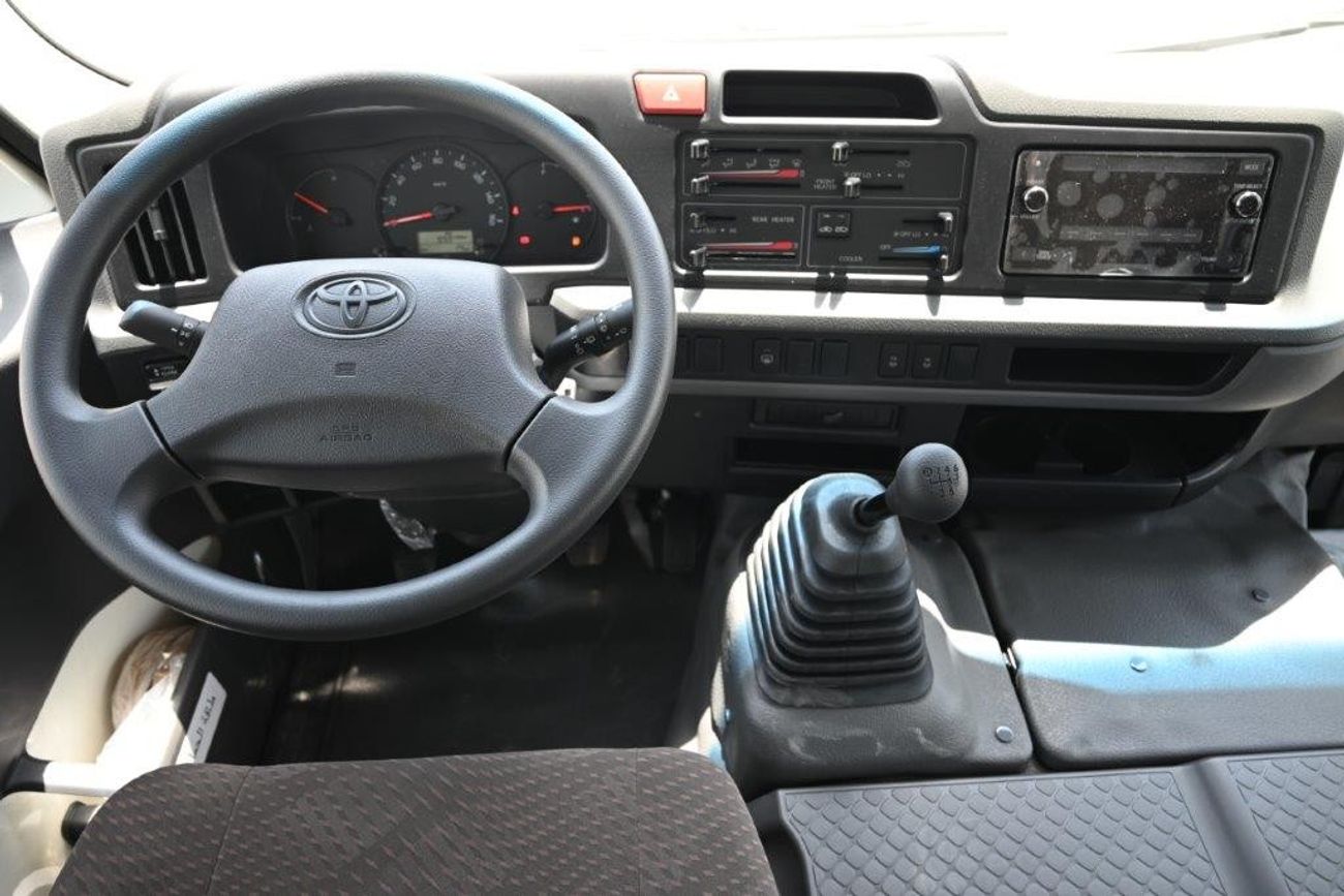 تويوتا كوستر 2.7L (23-Seater)