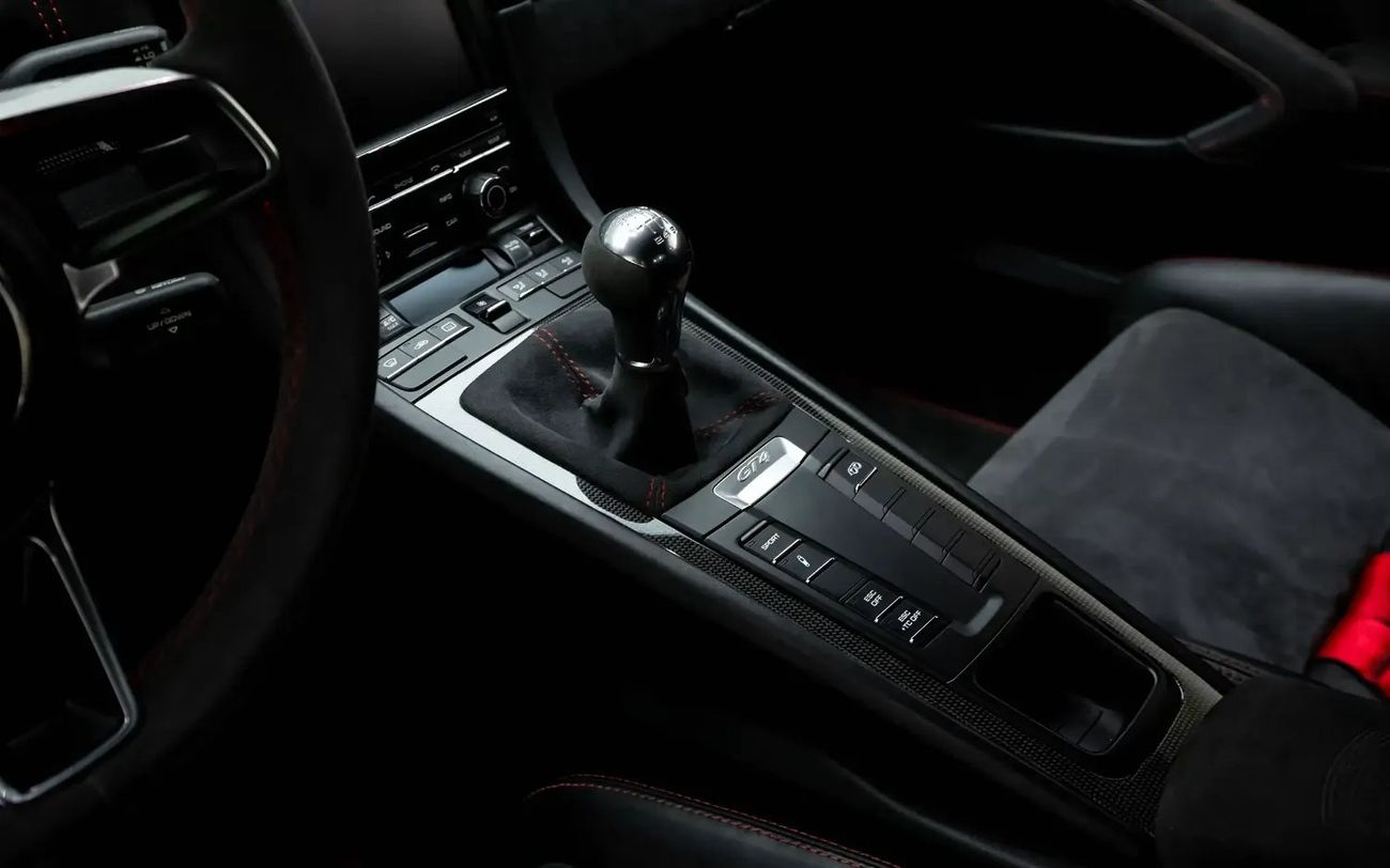 Porsche Cayman GT4 - GCC Spec