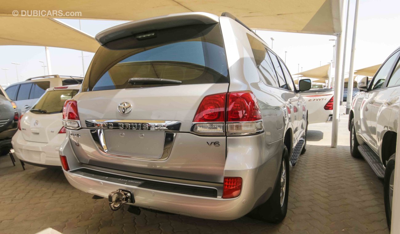 Toyota Land Cruiser GXR V6