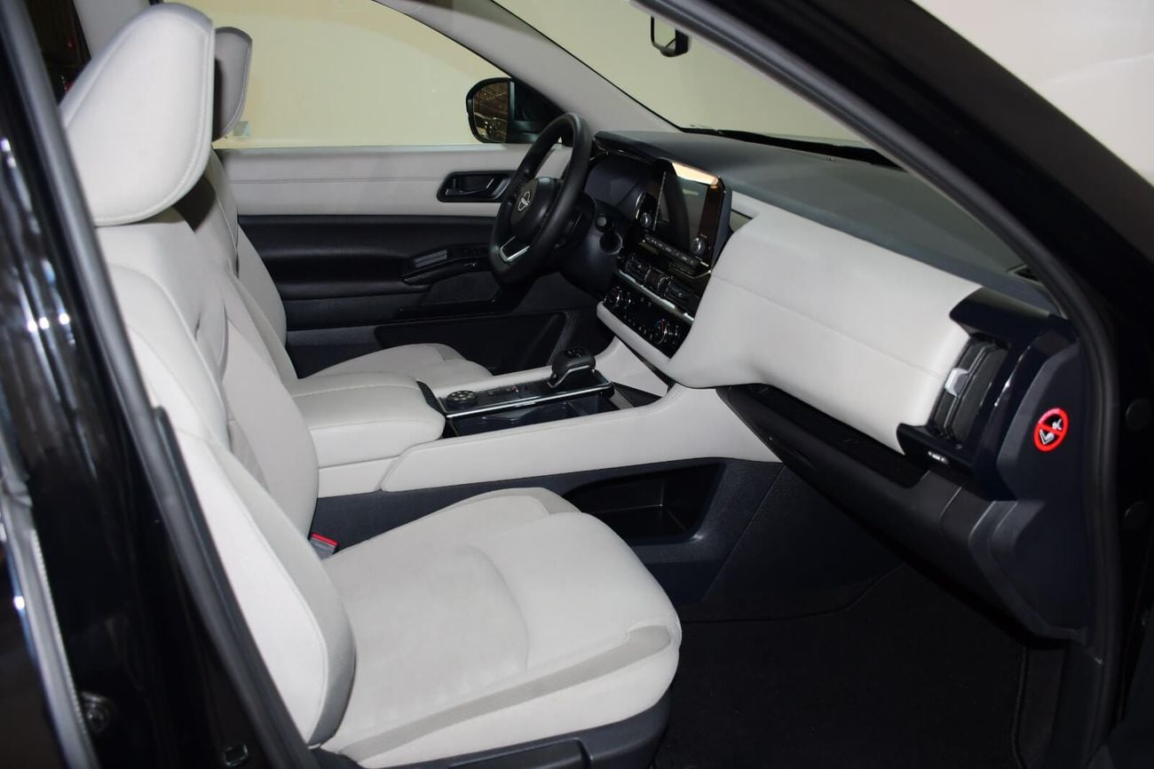 Nissan Pathfinder SL 2.0