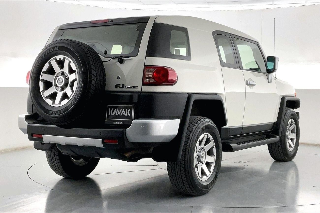 تويوتا يارس SE / E | ضمان مجاني لمدة عام | 0 دفعة أولى