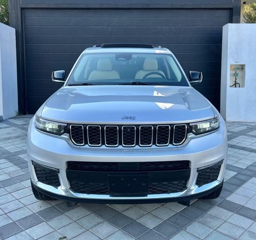 Jeep Grand Cherokee Jeep Grand Cherokee L Clean title without accident orginal paint Full option Limited