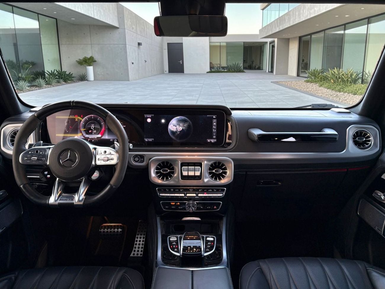 Mercedes Benz G63 AMG 4MATIC SUV AED 8,960 P.M | 0% DOWN PAYMENT | MERCEDES-BENZ G63 AMG | 4.0L V8 BITURBO | 2022