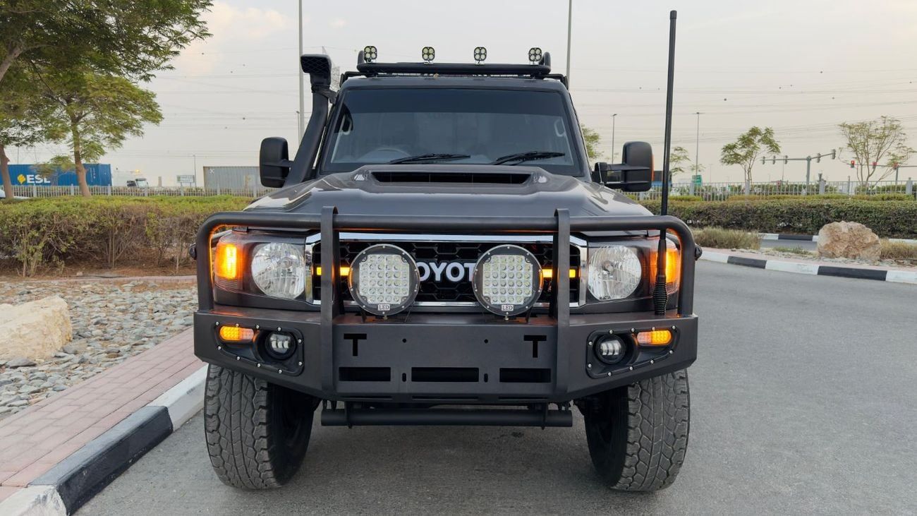 تويوتا لاند كروزر بيك آب HEAVY DUTY FRONT BUMPER | SINGLE CABIN | GR LEATHER SEATS | 4.5L DIESEL ENGINE | MANUAL TRANSMISSION
