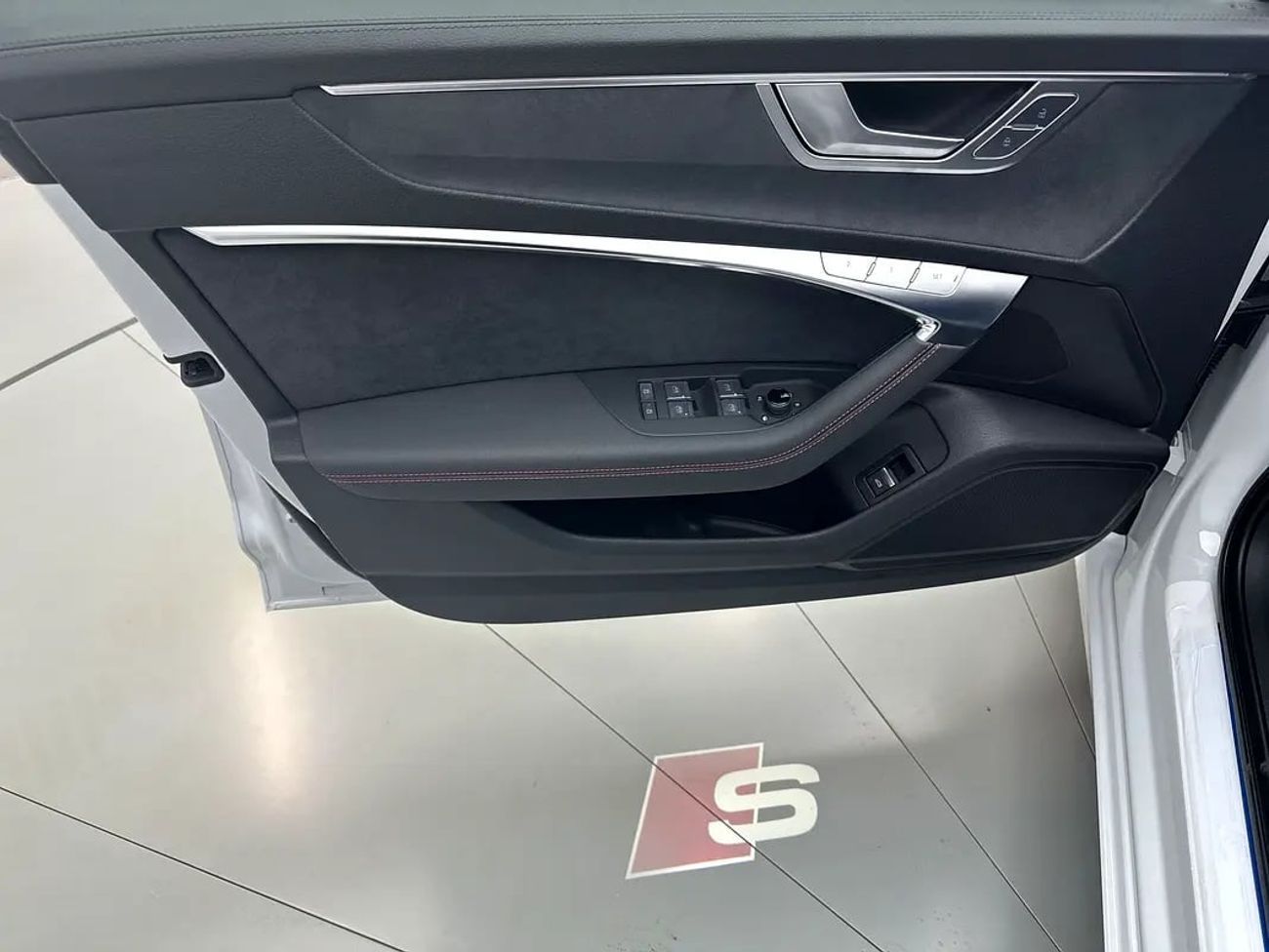 Audi A6 40 TFSI 2.0L Avant 40 TFSI 190hp S line (Ref# 22148) EXCLUSIVE RAMADAN OFFER: