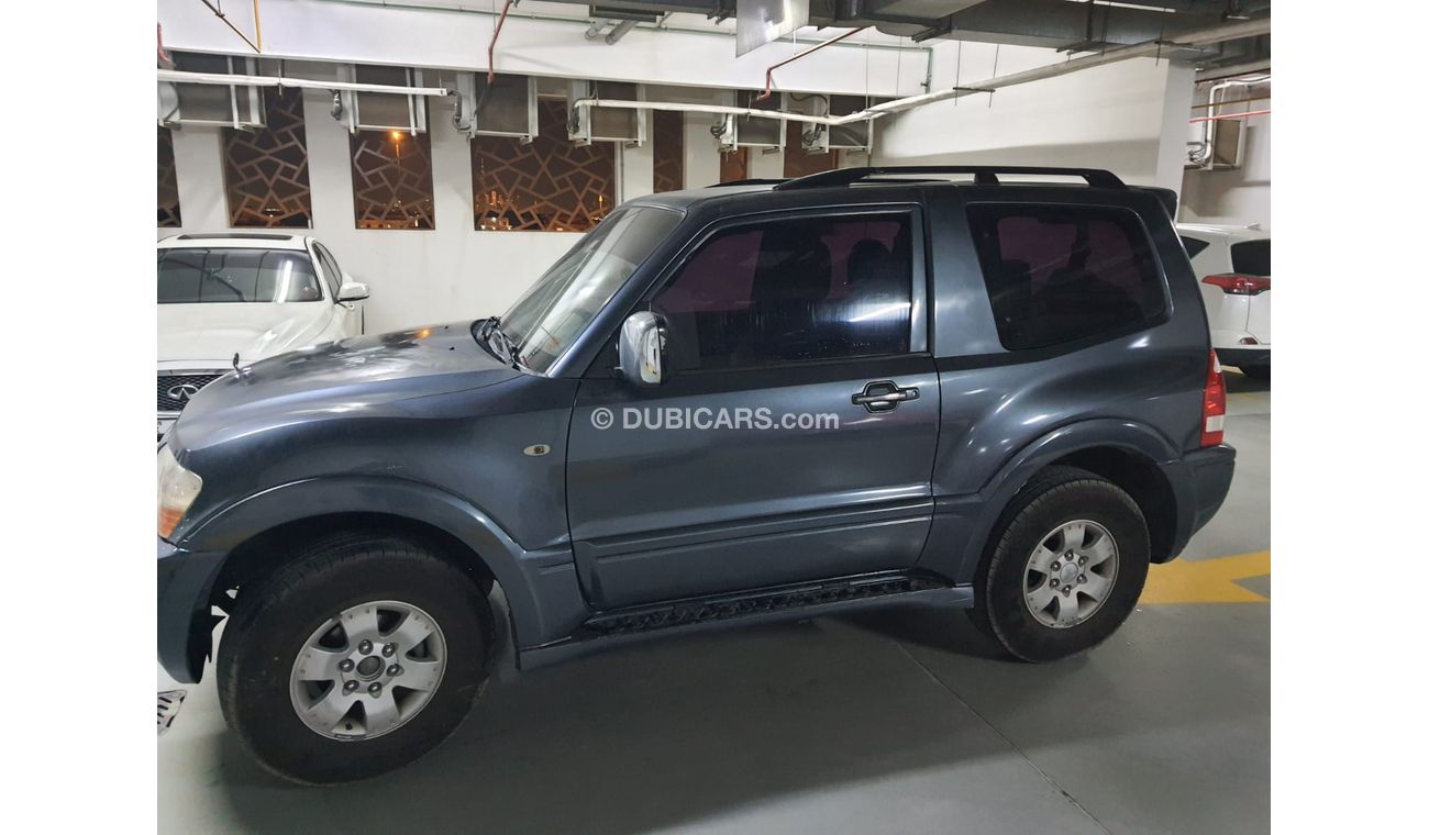 ميتسوبيشي باجيرو GXR