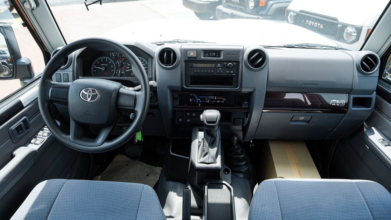 Toyota Land Cruiser Pickup 70 VXR