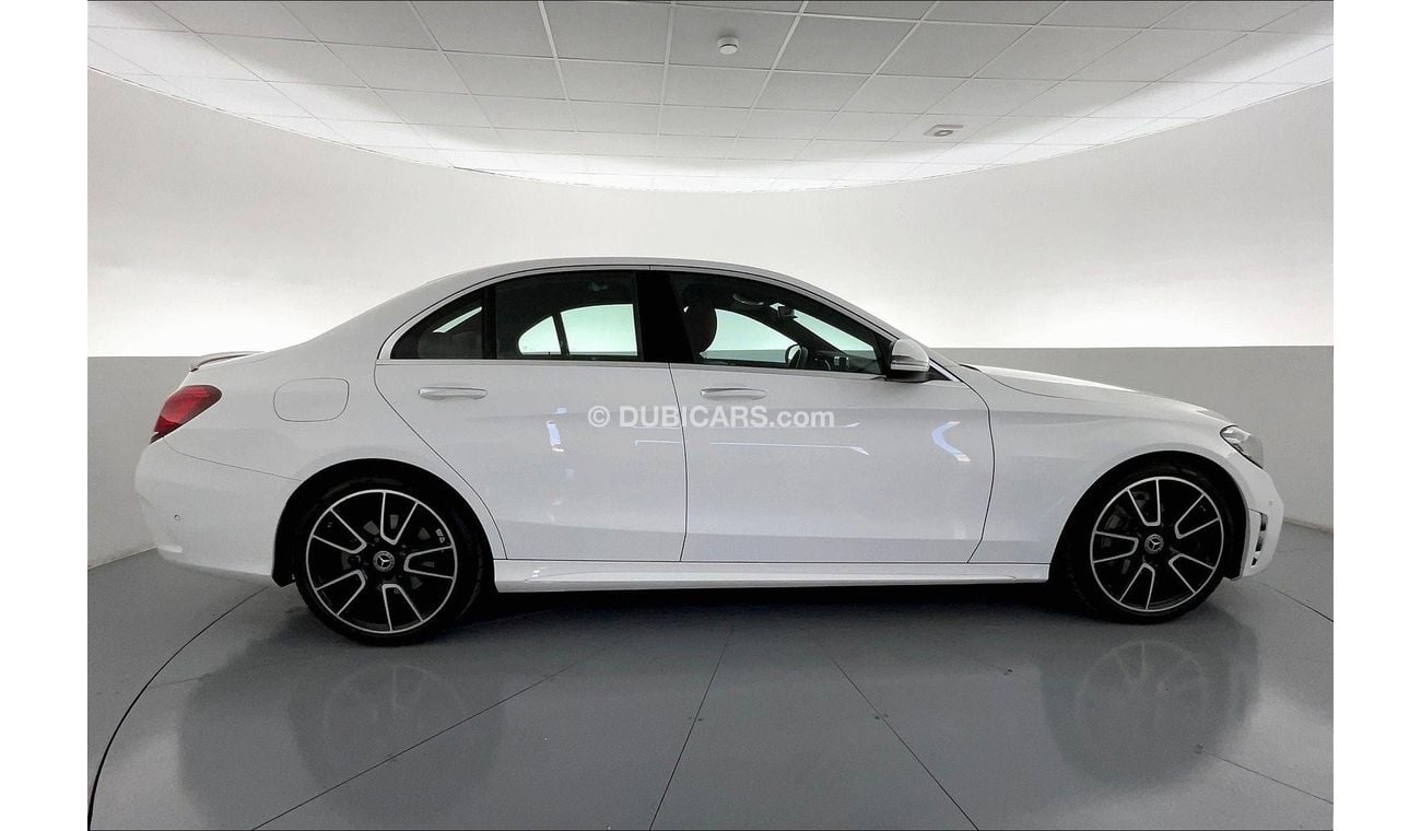 Mercedes-Benz C 200 Premium (AMG Line)