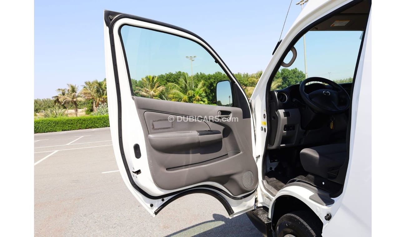 نيسان أورفان NV350 | 13 Seater Passenger Van | Excellent Condition | GCC