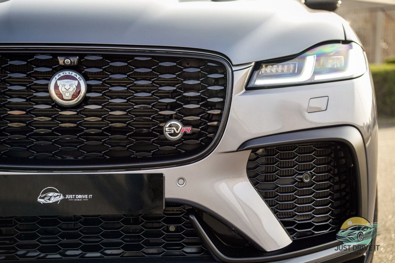 جاكوار F بيس SVR 5.0L