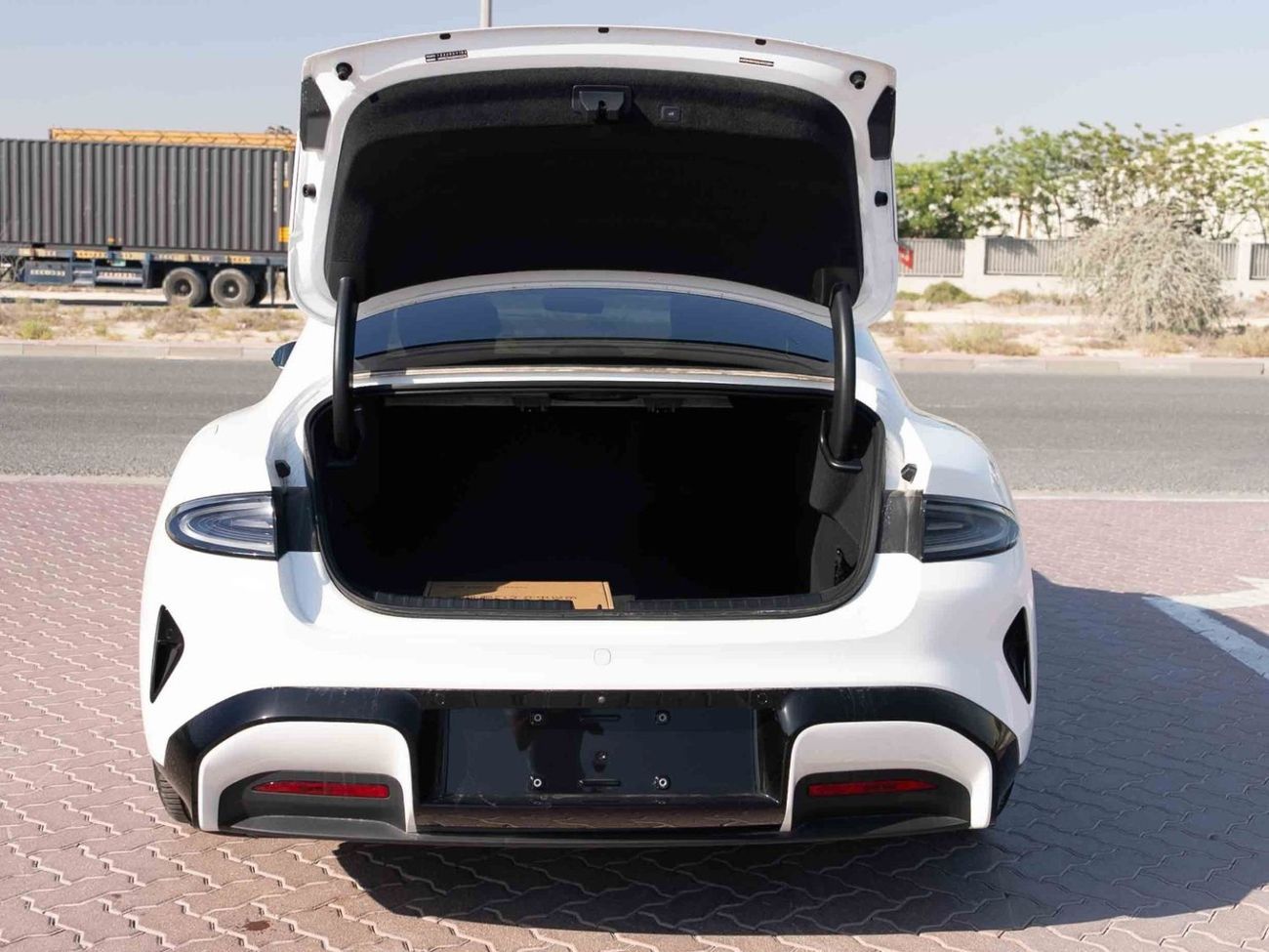 Xiaomi SU7 2025 Xiaomi SU7 Max 21" Sport Wheels - White inside Grey | Export Price