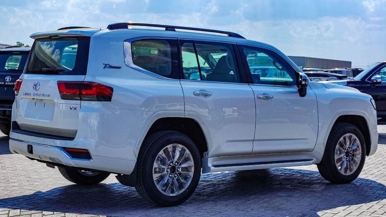 تويوتا لاند كروزر 300 VX 3.3L V6 TT DSL AT(EXPORT ONLY)