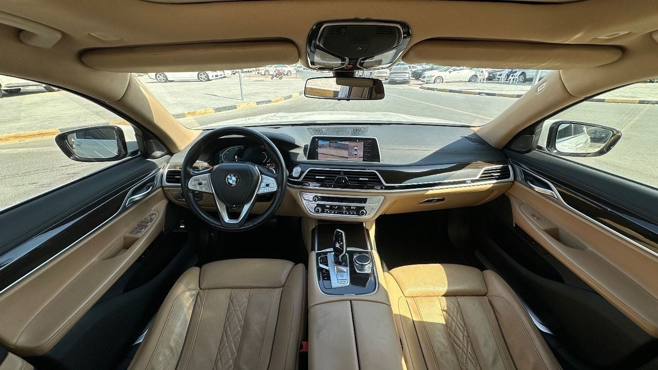 بي أم دبليو 740i 