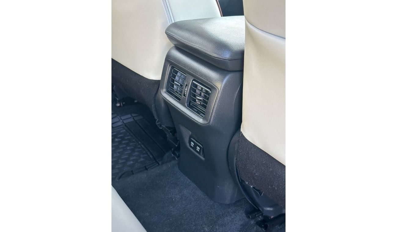 Toyota RAV4 XLE 4WD push start, leather seats,