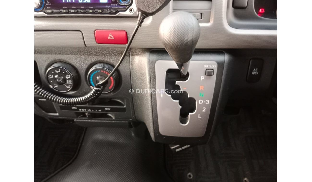Toyota Hiace TOYOTA HIACE VAN (AMBULANCE) RIGHT HAND DRIVE(PM01433)
