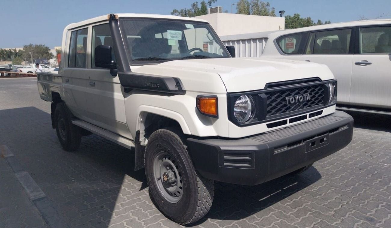 Toyota Land Cruiser Pick Up Double Cab 2.8L AT Diesel V4 with warranty