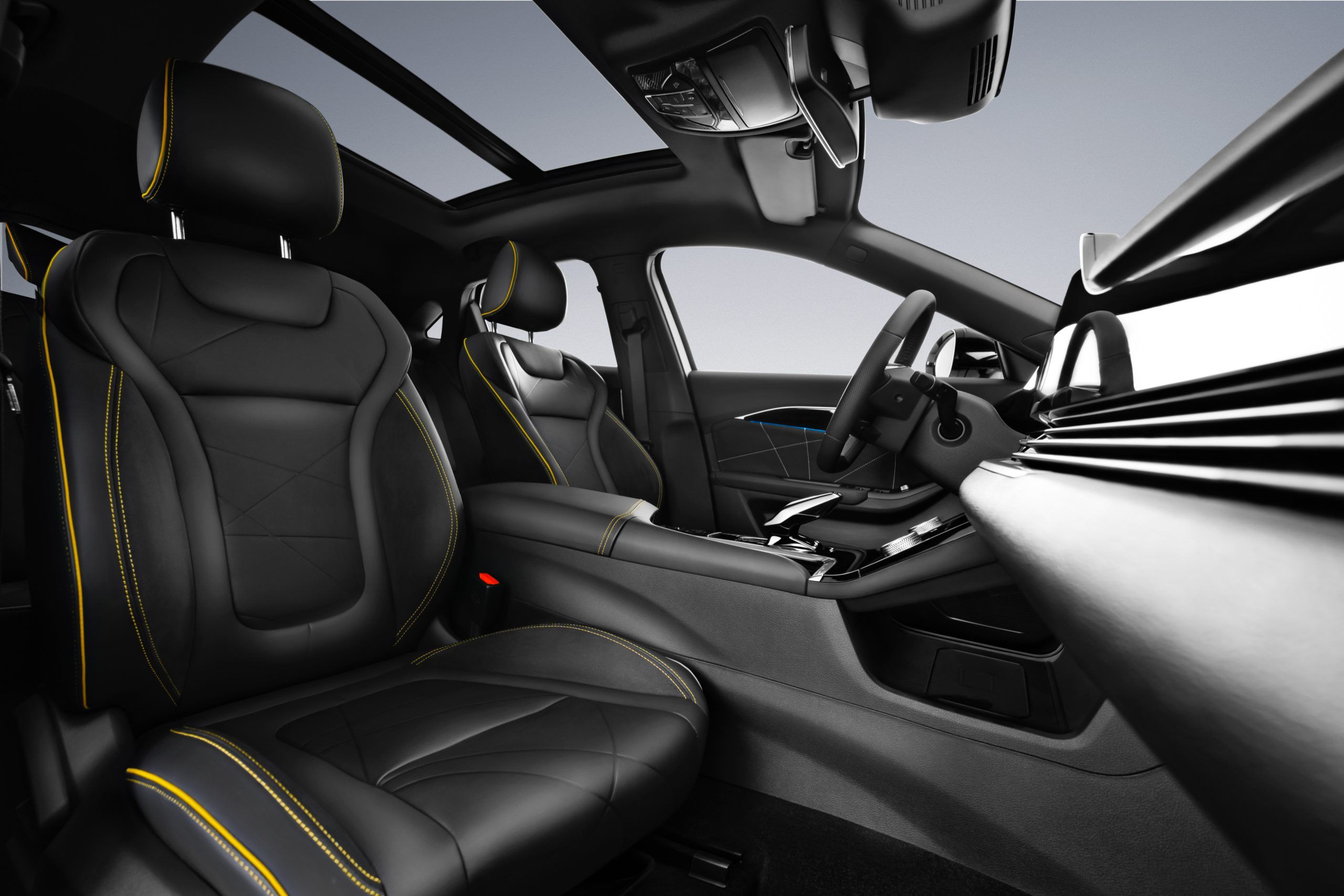 بيستون B70S interior - Seats