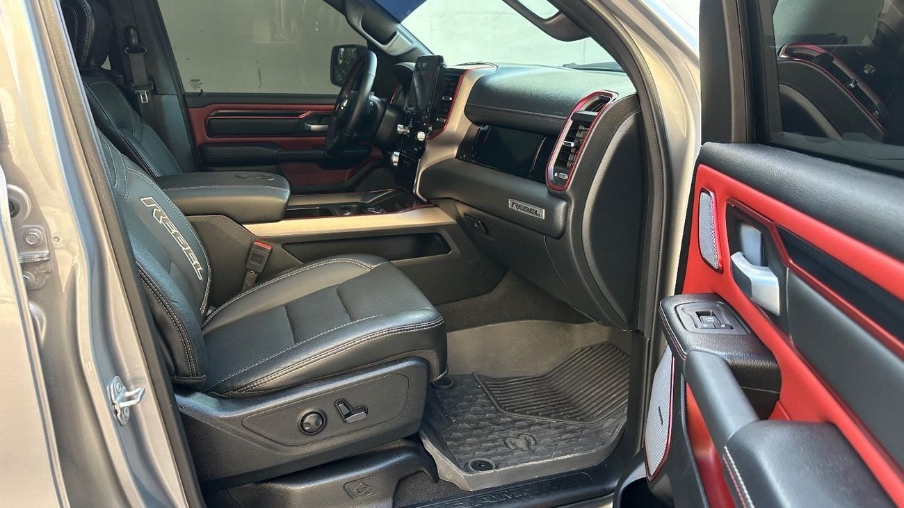 رام 1500 Rebel 5.7L Crew Cab Utility (5 Seater)