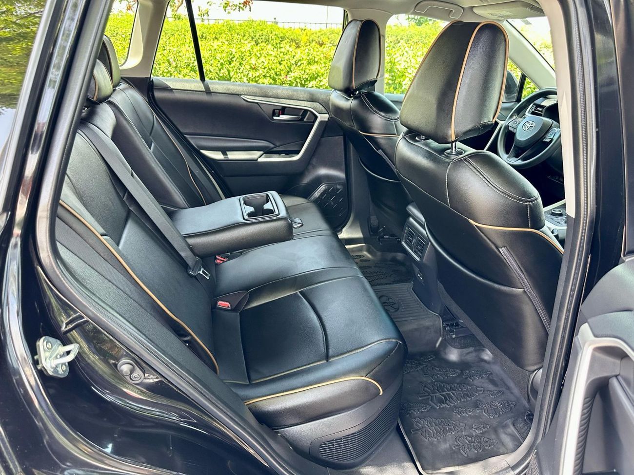 تويوتا راف ٤ Hybrid Woodland Edition (TRD)