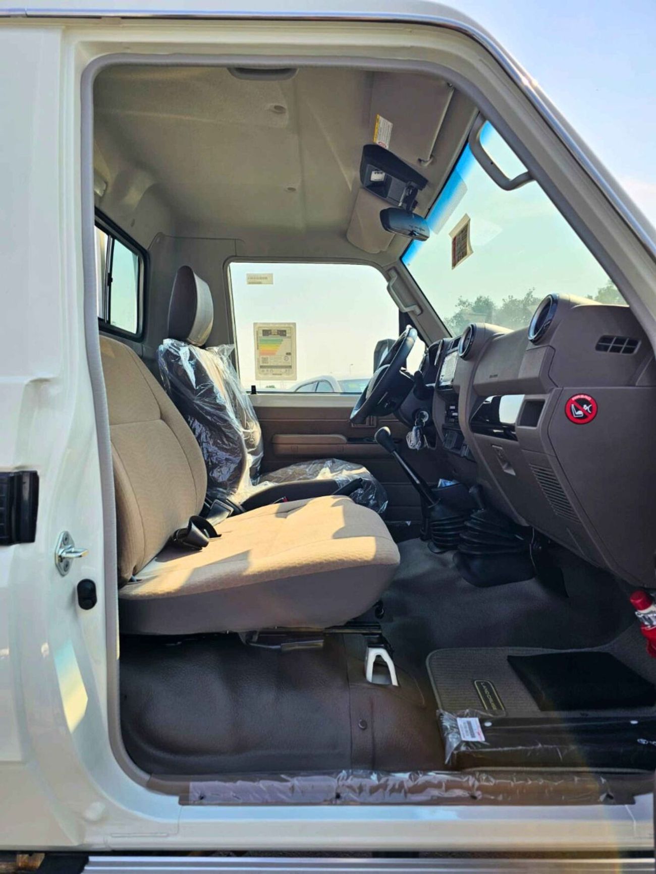 Toyota Land Cruiser Pick Up LX LC79 / SINGLE CABIN /4.0L V6 PETROL M/T 4WD (CODE # LC79SCPM)