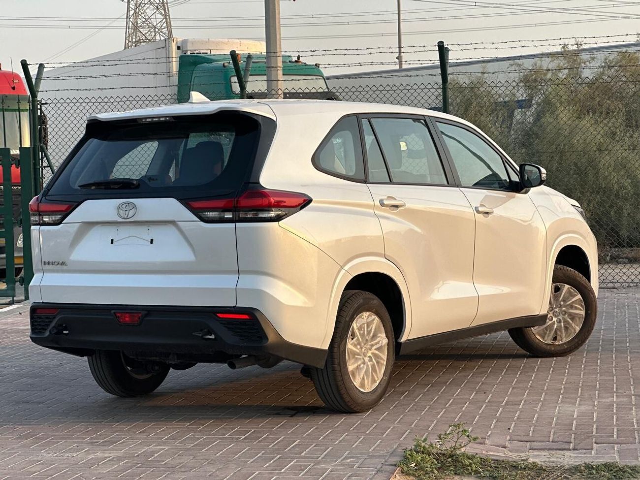 Toyota Innova 2024, PETROL 2.0L 0KM, GCC SPEC, 8-SEATERS, EXPORT PRICE