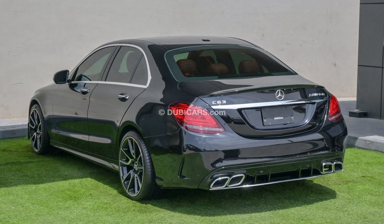 مرسيدس بنز C 300 C63S Bodykit